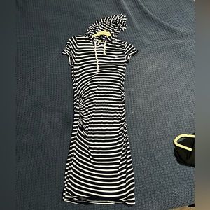 Maternity dress with hood